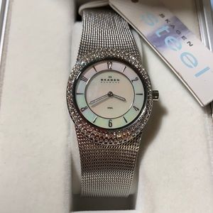 NWT Skagen mother of pearl crystal watch
